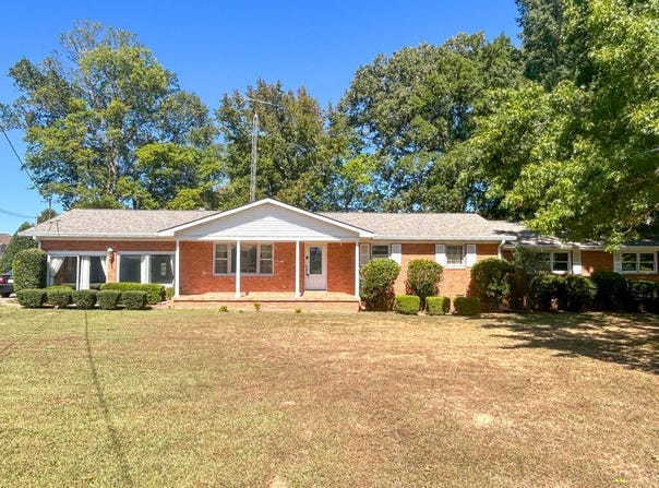 395 General Forrest, BRUCETON, TN 38317