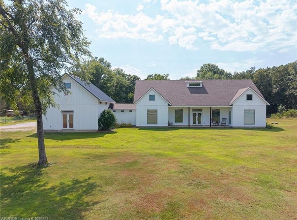 203 S Ross Hampton RD, Hackett, AR 72937