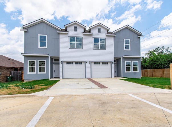 121 Calvin Smith Ln, Jarrell, TX 76537