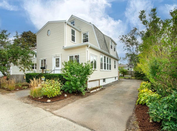 12 L Street, Hull, MA 02045