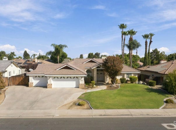 14608 Orchard Crest Avenue, Bakersfield, CA 93314