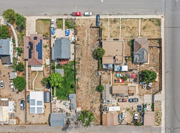 419 6th St, Greeley, CO 80631