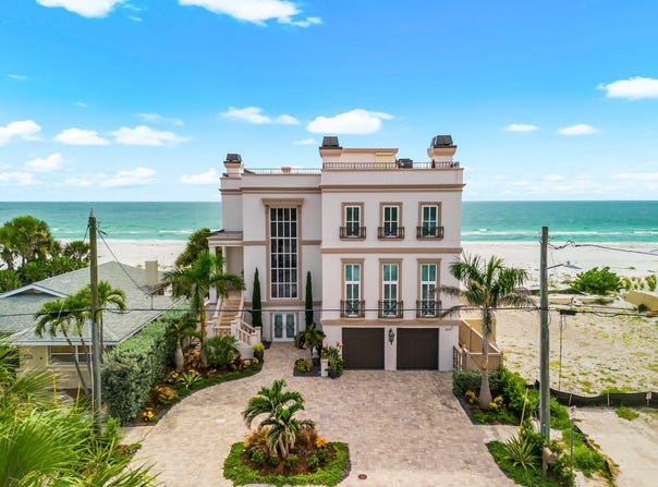 810 ELDORADO Avenue, CLEARWATER BEACH, FL 33767