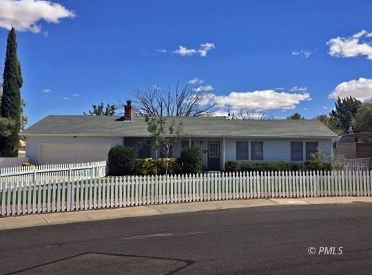 1525 Rim View Dr, Page, AZ 86040
