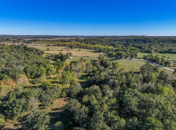 S 2125 Road, Stockton, MO 65785