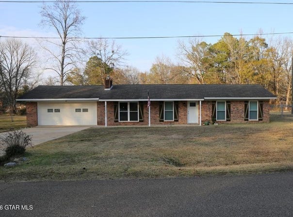 67 Lone Oak Circle, West Point, MS 39773