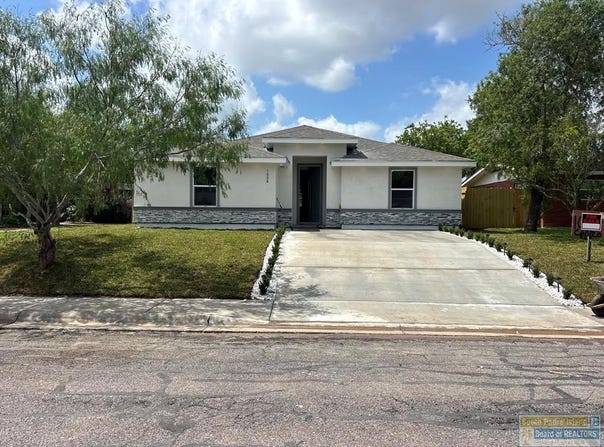 1006 E Cenizo Dr., Harlingen, TX 78550