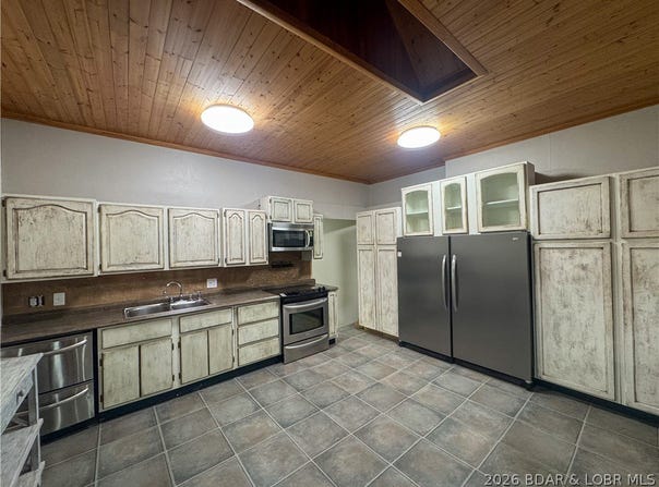 19655 Inlet Road, Versailles, MO 65084
