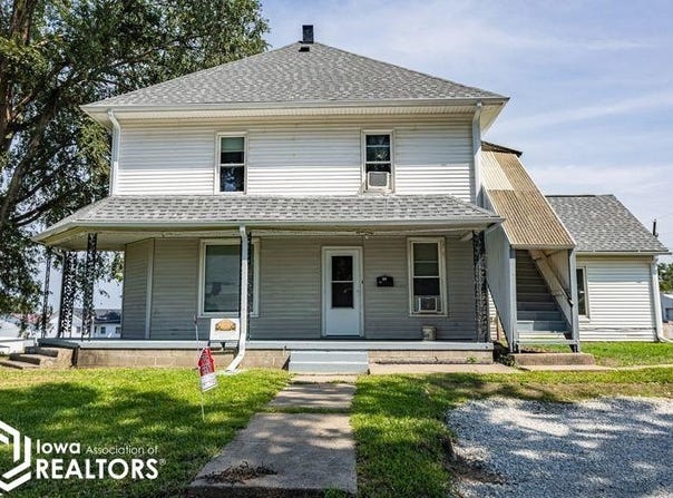 201 SE locust, Leon, IA 50144