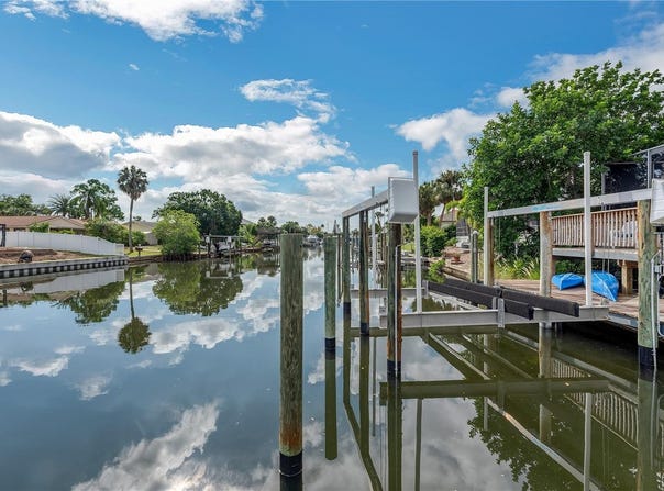 743 KINGSTON Court, APOLLO BEACH, FL 33572