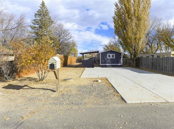 23 3rd Ave W, Deaver, WY 82421