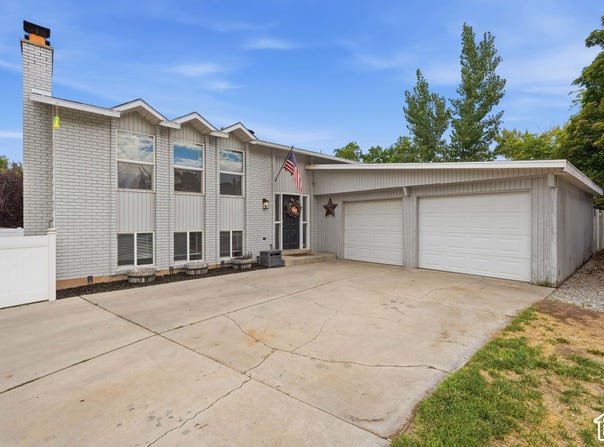 914 W 2600 N, Clinton, UT 84015