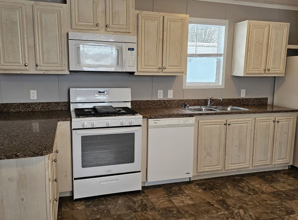 855 W Jefferson, Grand Ledge, MI 48837
