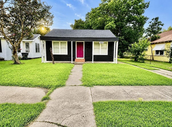 1833 11th St., Port Arthur, TX 77640