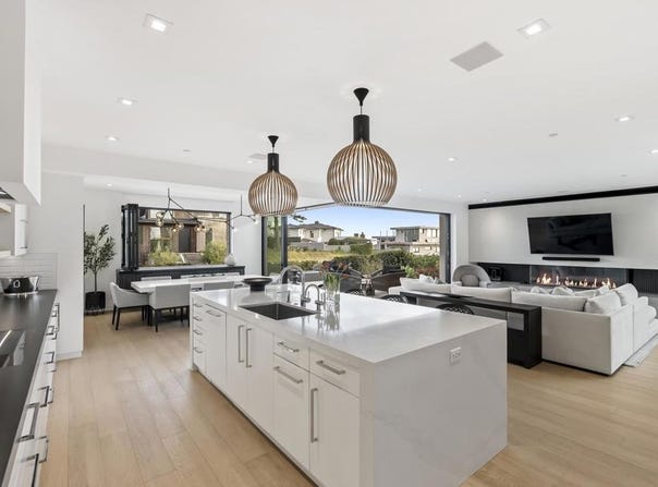 216 Ocean St., Solana Beach, CA 92075