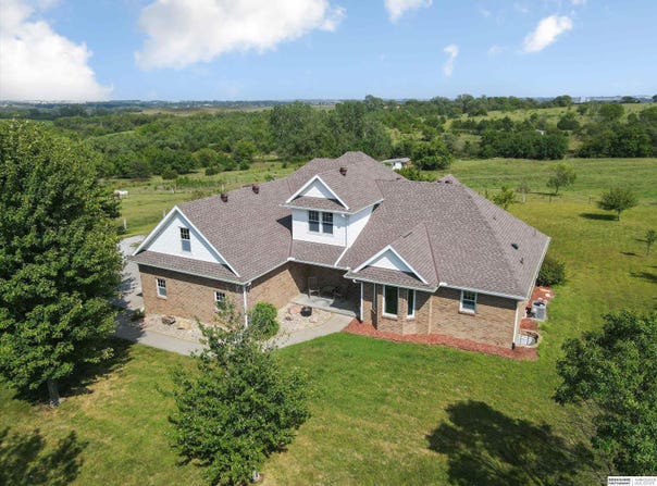 561 S 26th Road, Syracuse, NE 68446