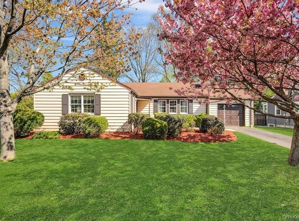 16 Ria Drive, White Plains, NY 10605