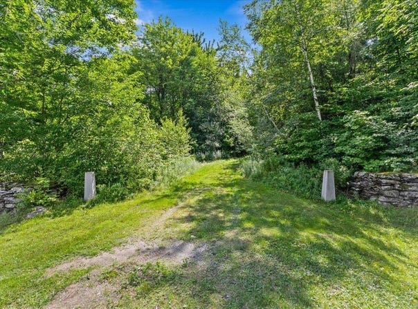 Mountain View Road, Warren, VT 05674