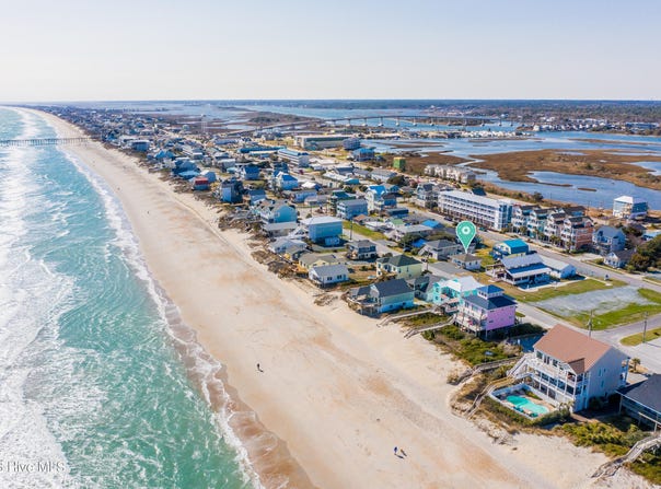 417 N Shore Drive, Surf City, NC 28445