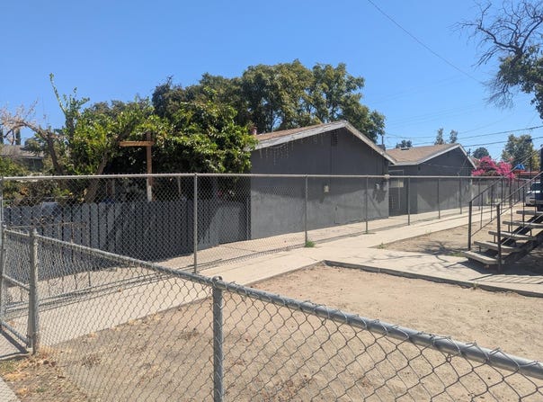 2720 E Grant Avenue, Fresno, CA 93701