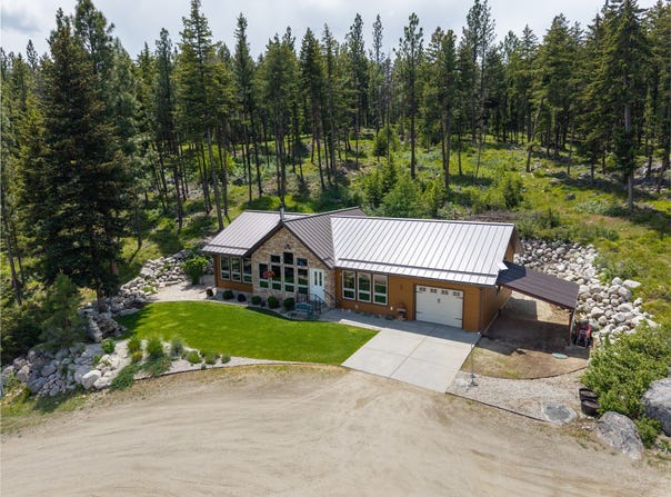 1885 Bad Bear Way, Victor, MT 59875