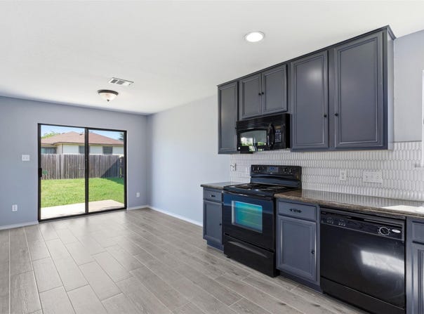 602 Yosemite Trl, Taylor, TX 76574