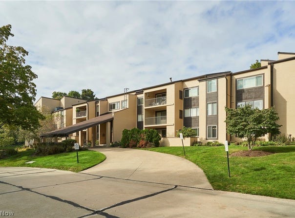 1008 Bunker Drive, Fairlawn, OH 44333