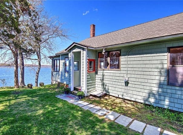 35 Hanson Road, Barrington, RI 02806