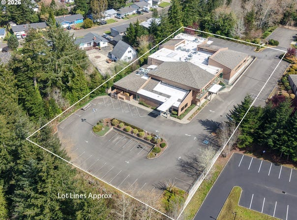2699 N 17TH St, CoosBay, OR 97420