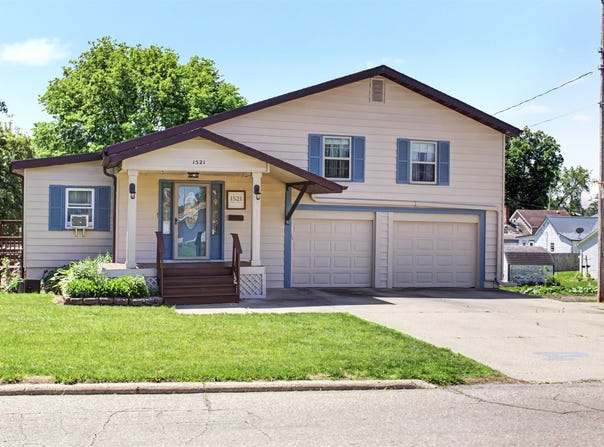1521 Dewey Avenue, Perry, IA 50220