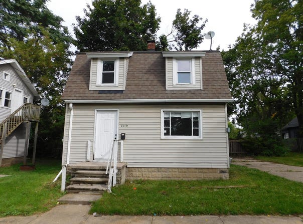 1009 Euclid Place, Lansing, MI 48912