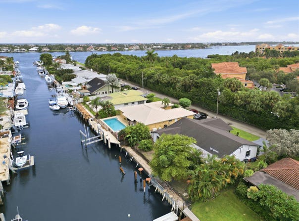 116 PERIWINKLE Drive, Hypoluxo, FL 33462