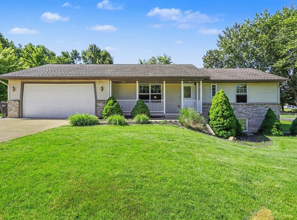 1716 143rd Avenue, Dorr, MI 49323