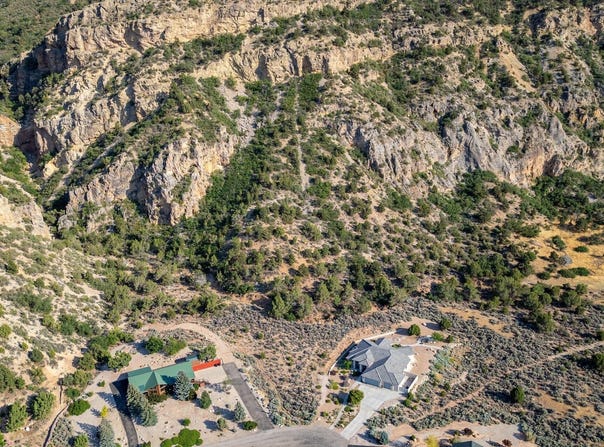 2235 S Chekshani Cliffs, New Harmony, UT 84757