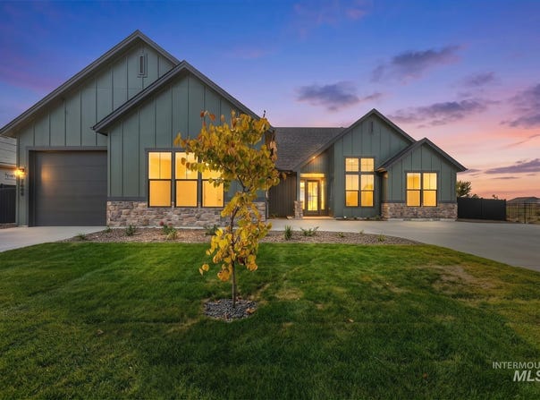 7689 W Flathead Lakes St., Eagle, ID 83616