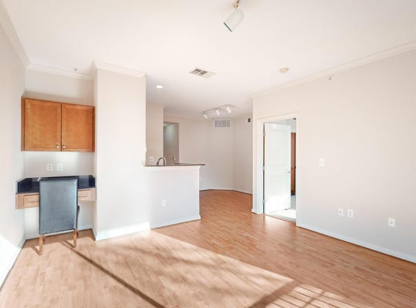 330 Las Colinas Boulevard E, Irving, TX 75039