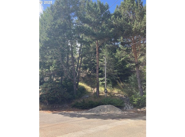 Fir St, NorthBend, OR 97459