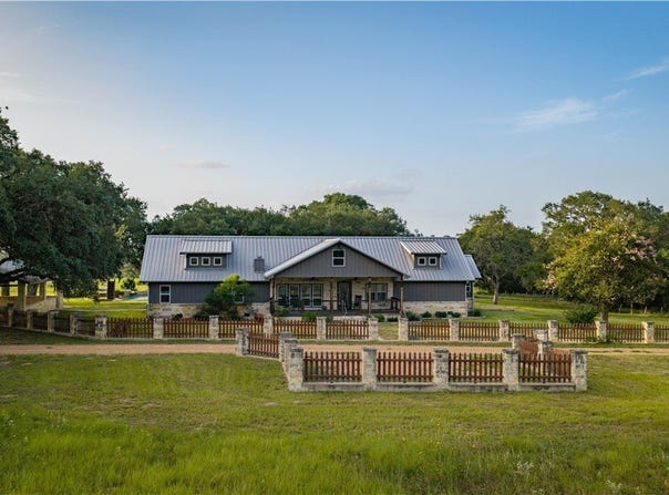 2288 US Highway 77a, Cuero, TX 77954