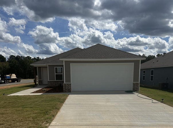 8001 Chesapeake Trail, Bauxite, AR 72011