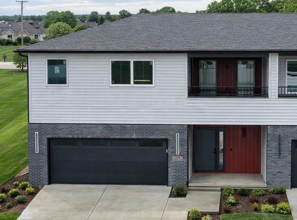 379 LARKSPUR Lane, Normal, IL 61761