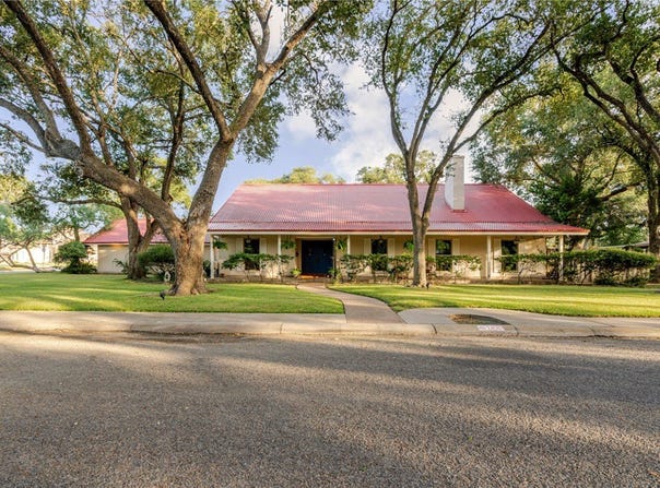 1820 Clare Drive, Alice, TX 78332
