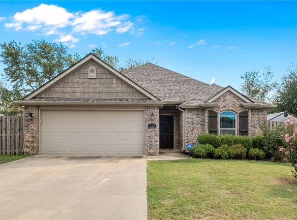 120 Sullivans Wy, Centerton, AR 72719