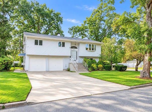 36 Deer Park Boulevard, Deer Park, NY 11729