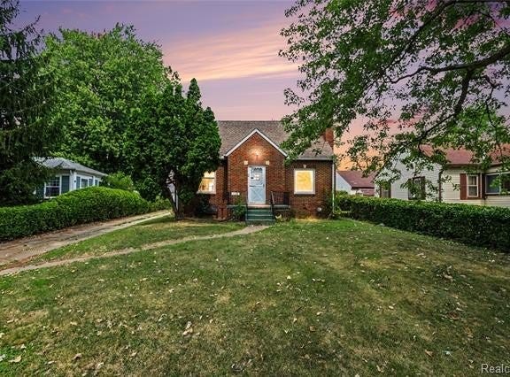 1129 E Bristol Road, Burton, MI 48529