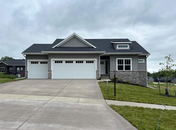 845 Berkshire Ln, NorthLiberty, IA 52317