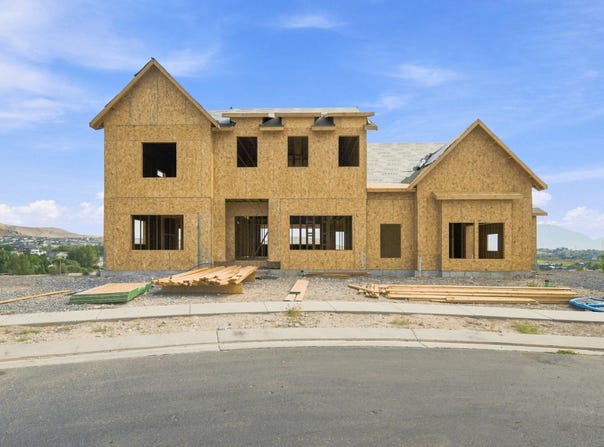 9126 N LAKEFRONT Dr, Eagle Mountain, UT 84005