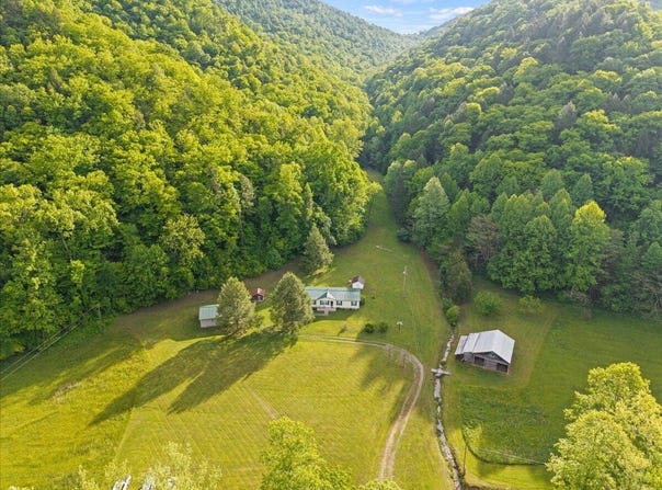 1775 Kingdom Come Creek Road, Whitesburg, KY 41858