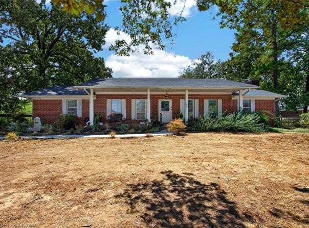 607 W Main ST, Charleston, AR 72933