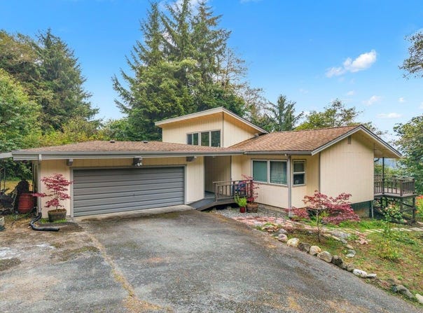 150 Fizer Lane, Klamath, CA 95548