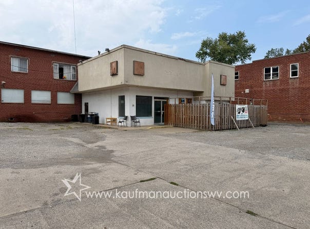 10 W Main St, Glenville, WV 26351